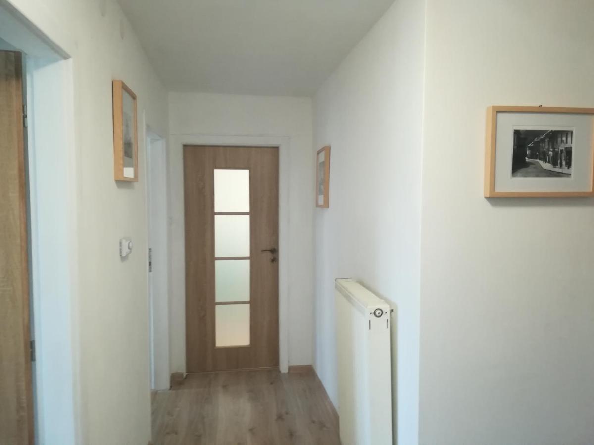 Pod Zamkom Apartment เครมนิตซา ภายนอก รูปภาพ